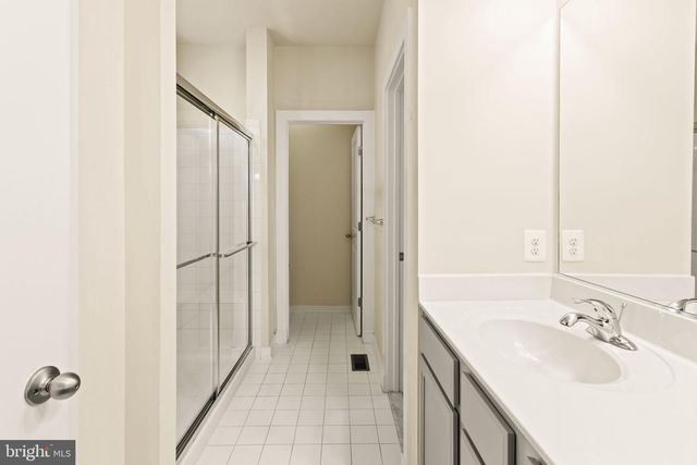 1112 SAXTON DR, Frederick, MD 21702