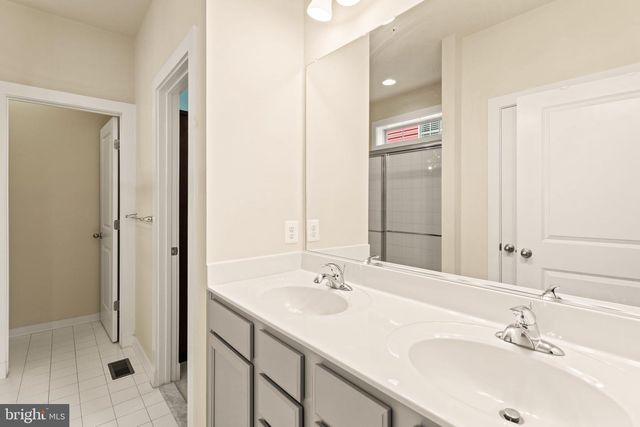 1112 SAXTON DR, Frederick, MD 21702