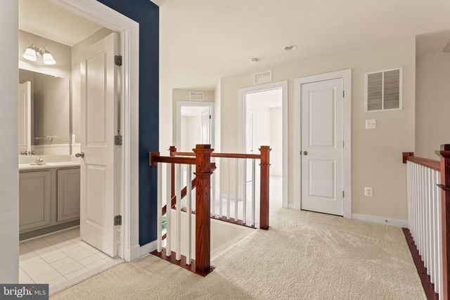 1112 SAXTON DR, Frederick, MD 21702