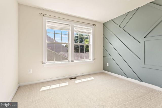 1112 SAXTON DR, Frederick, MD 21702