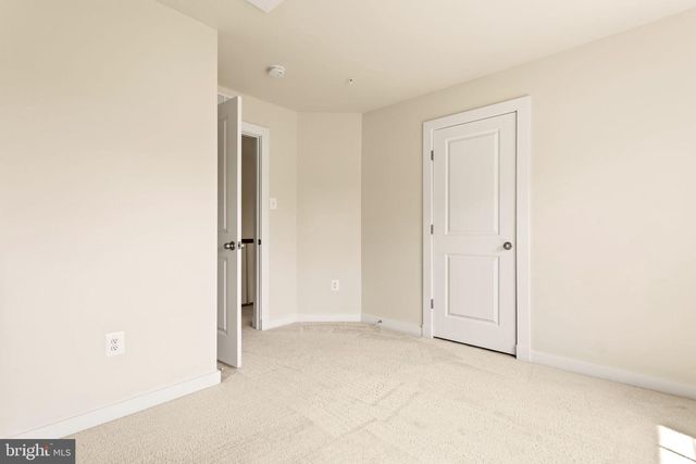 1112 SAXTON DR, Frederick, MD 21702