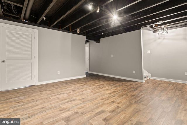 1112 SAXTON DR, Frederick, MD 21702