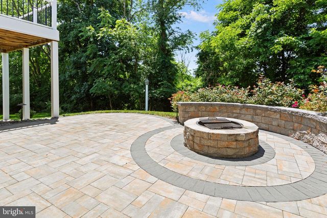 1112 SAXTON DR, Frederick, MD 21702