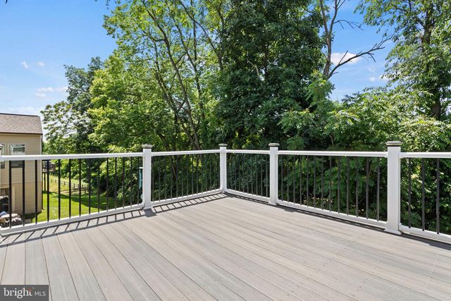 1112 SAXTON DR, Frederick, MD 21702