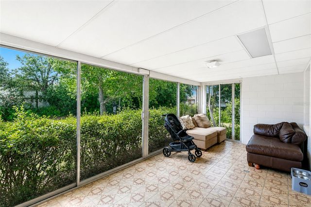 2201 WASHINGTON AVENUE, Eustis, FL 32726