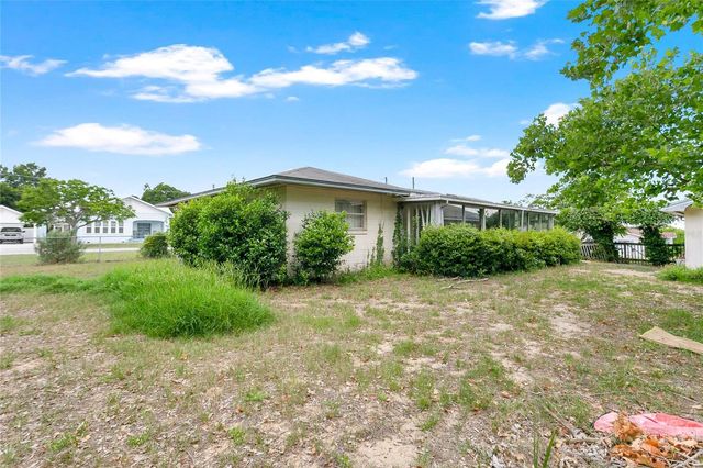 2201 WASHINGTON AVENUE, Eustis, FL 32726
