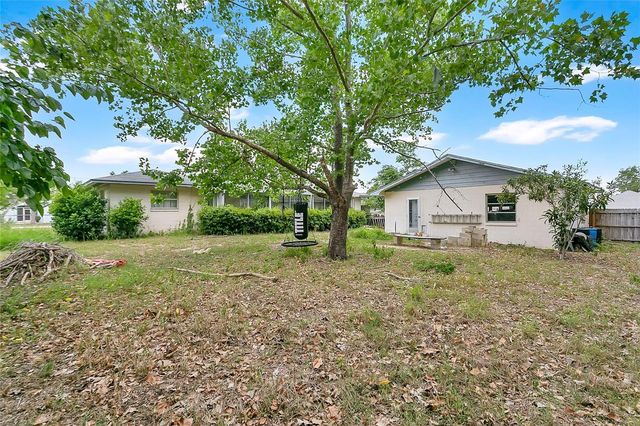 2201 WASHINGTON AVENUE, Eustis, FL 32726