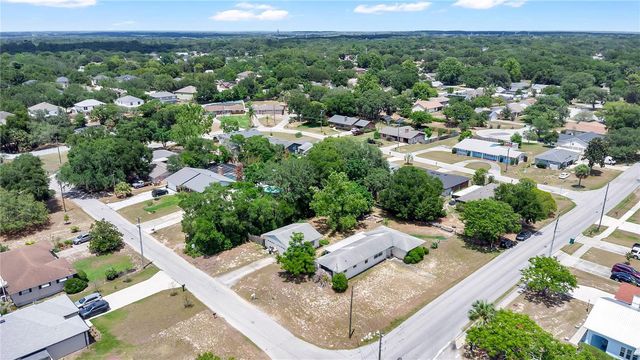 2201 WASHINGTON AVENUE, Eustis, FL 32726