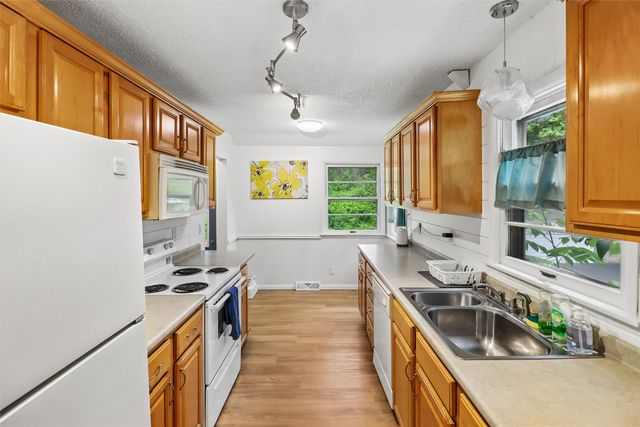 2829 Bennett Avenue, Des Moines, IA 50310
