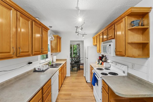 2829 Bennett Avenue, Des Moines, IA 50310