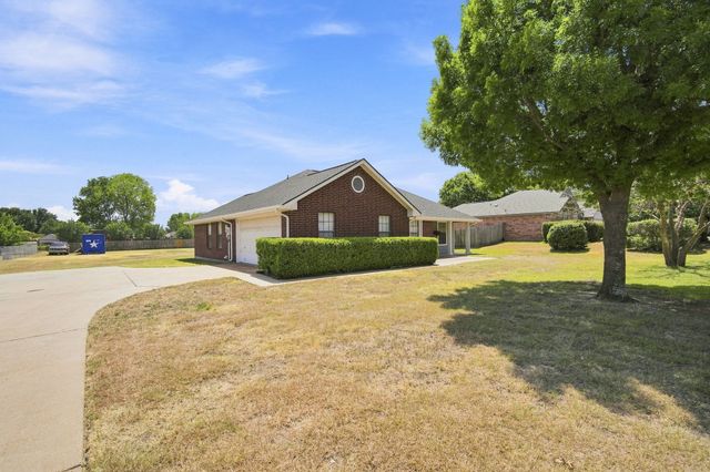 316 Janis Lane, Waxahachie, TX 75165