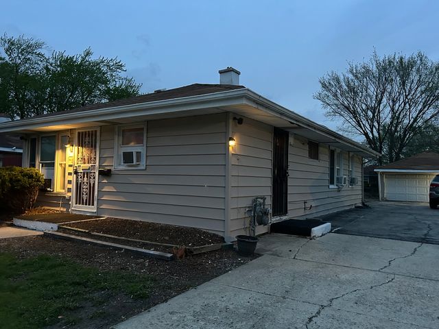 41 Circle Drive, Dixmoor, IL 60426