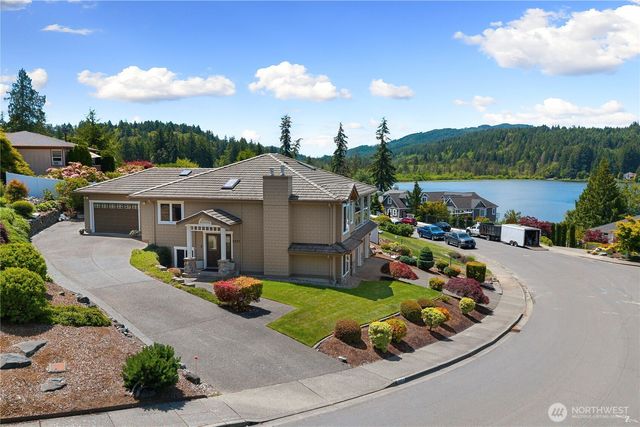 6027 Osprey Circle, Bremerton, WA 98312