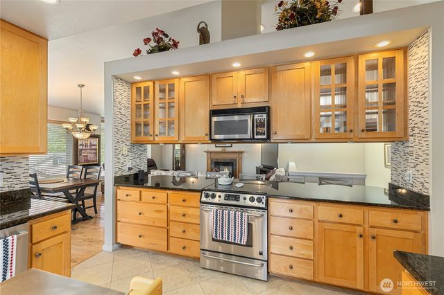 6027 Osprey Circle, Bremerton, WA 98312