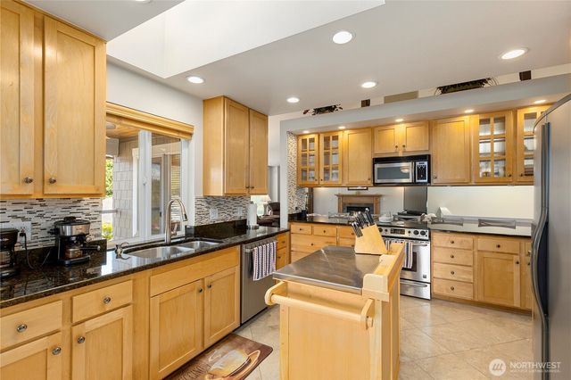 6027 Osprey Circle, Bremerton, WA 98312