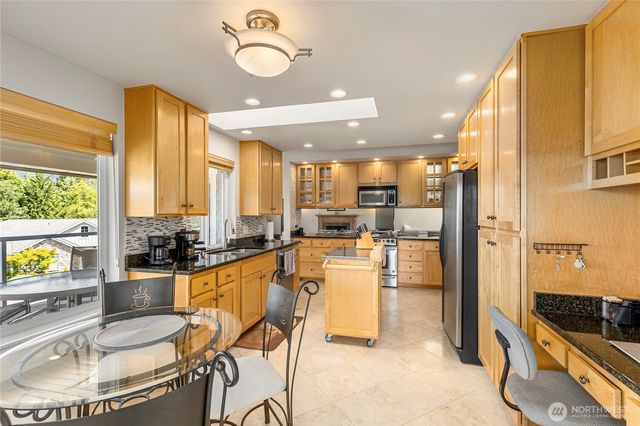 6027 Osprey Circle, Bremerton, WA 98312