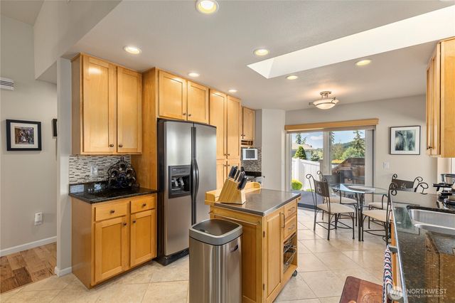 6027 Osprey Circle, Bremerton, WA 98312