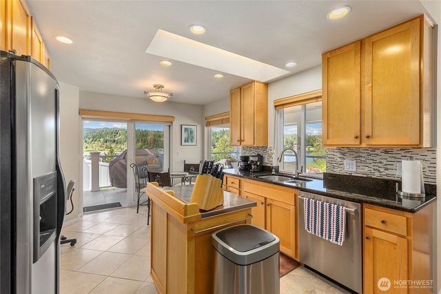 6027 Osprey Circle, Bremerton, WA 98312