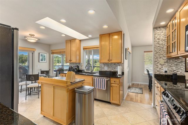6027 Osprey Circle, Bremerton, WA 98312