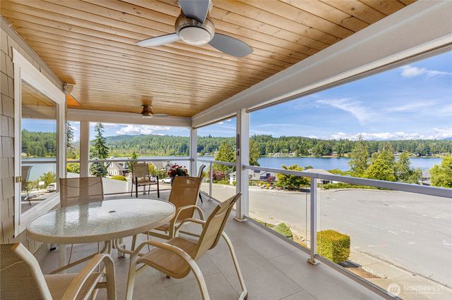 6027 Osprey Circle, Bremerton, WA 98312