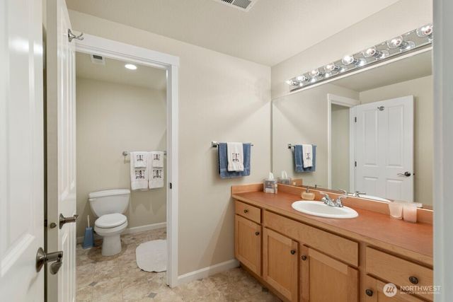 6027 Osprey Circle, Bremerton, WA 98312