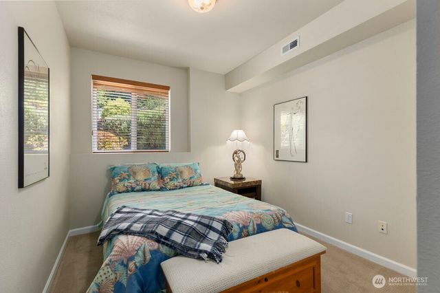 6027 Osprey Circle, Bremerton, WA 98312