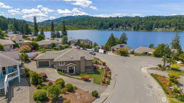 6027 Osprey Circle, Bremerton, WA 98312