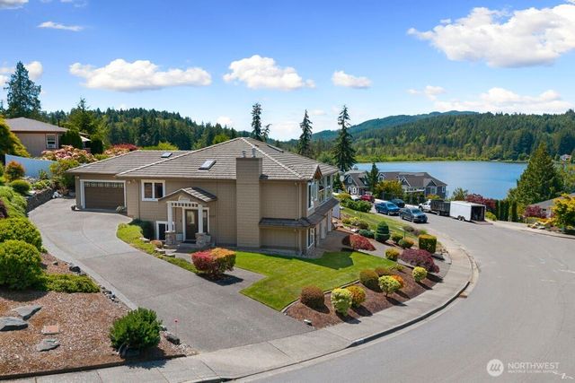 6027 Osprey Circle, Bremerton, WA 98312