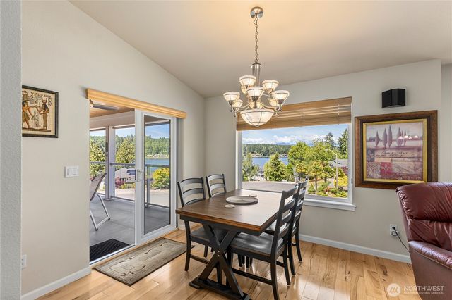 6027 Osprey Circle, Bremerton, WA 98312