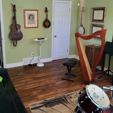 2036 Hermanson Drive, Waco, TX 76710