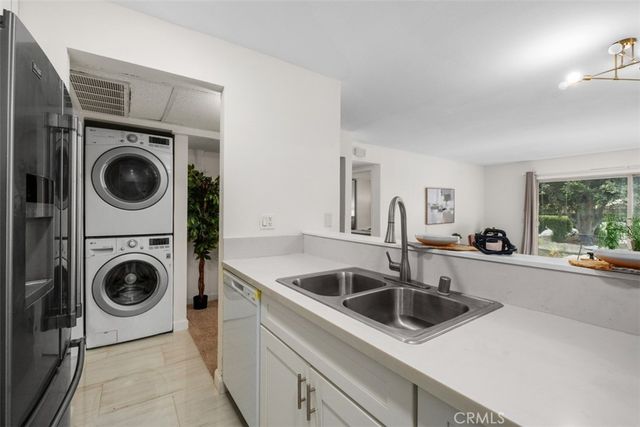324 Tangelo 325, Irvine, CA 92618