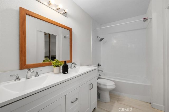 324 Tangelo 325, Irvine, CA 92618
