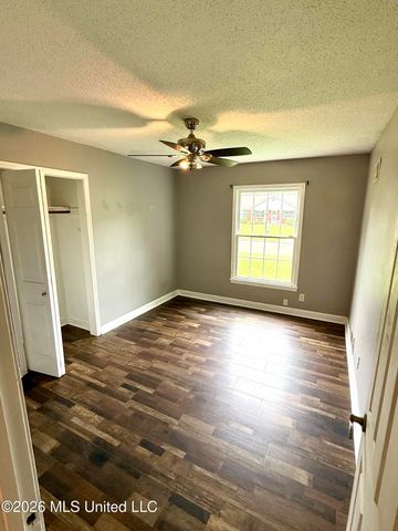 8434 Cedarbrush Drive, Southaven, MS 38671