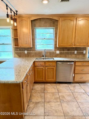 8434 Cedarbrush Drive, Southaven, MS 38671