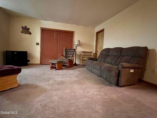 32 Linette Lane, Queensbury, NY 12804