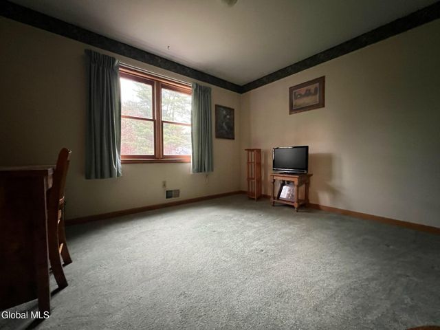 32 Linette Lane, Queensbury, NY 12804