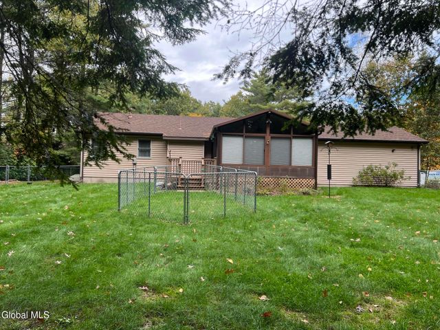 32 Linette Lane, Queensbury, NY 12804