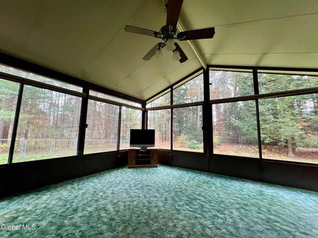 32 Linette Lane, Queensbury, NY 12804