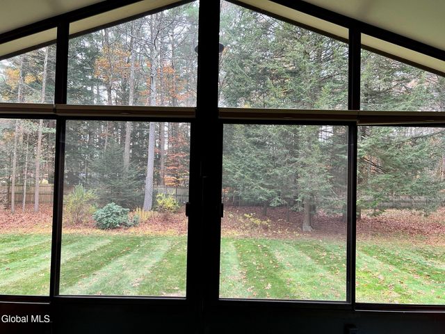 32 Linette Lane, Queensbury, NY 12804