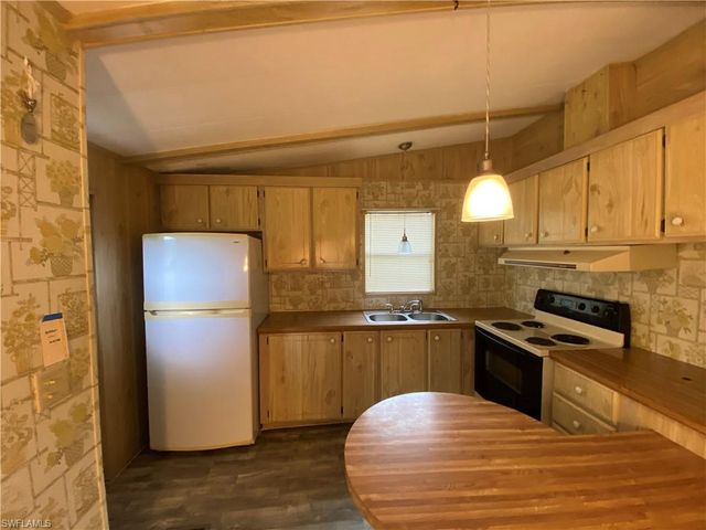 234 Lamplighter LN, North Fort Myers, FL 33917