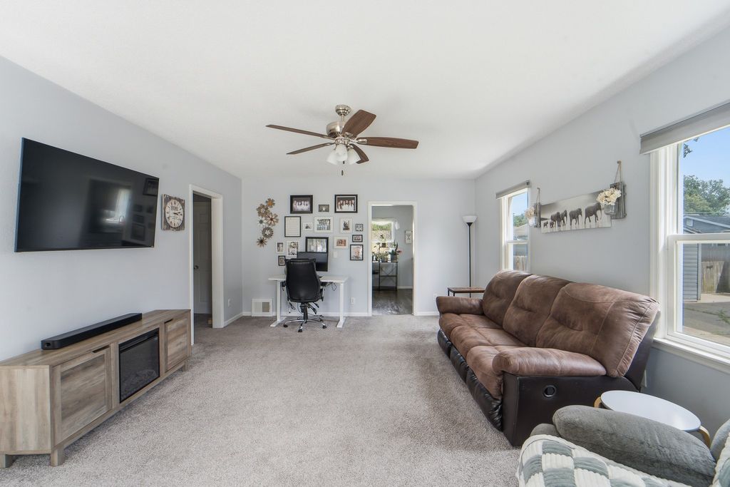 4145 1st Street, Des Moines, IA 50313