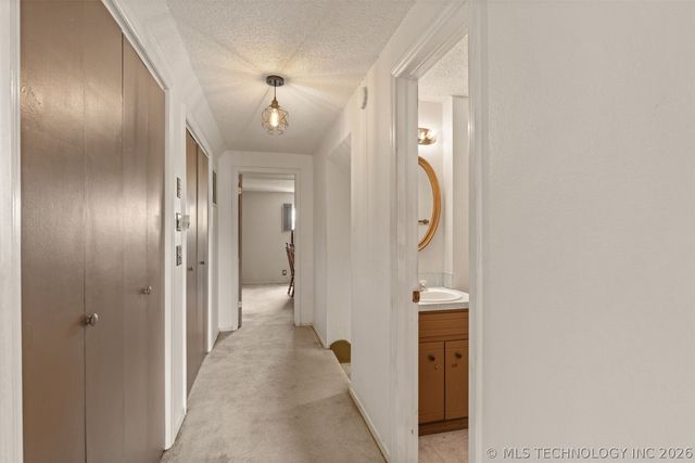 11411 E 37th Place, Tulsa, OK 74146