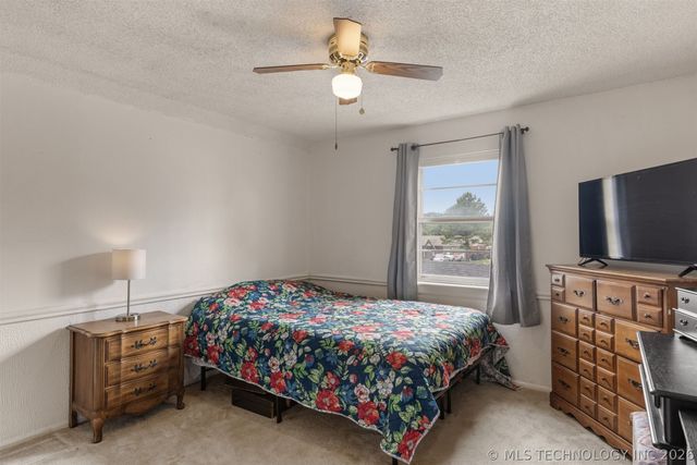 11411 E 37th Place, Tulsa, OK 74146