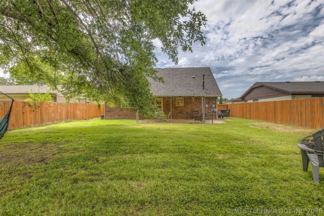 11411 E 37th Place, Tulsa, OK 74146