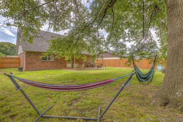 11411 E 37th Place, Tulsa, OK 74146