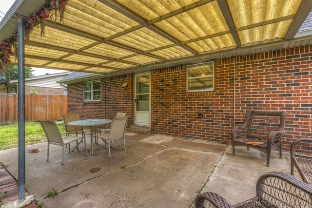 11411 E 37th Place, Tulsa, OK 74146