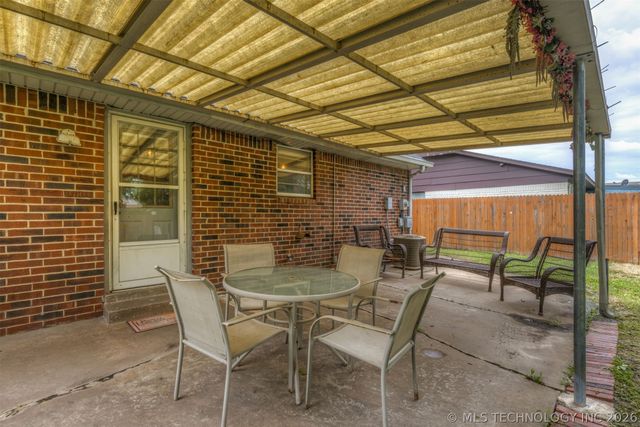 11411 E 37th Place, Tulsa, OK 74146