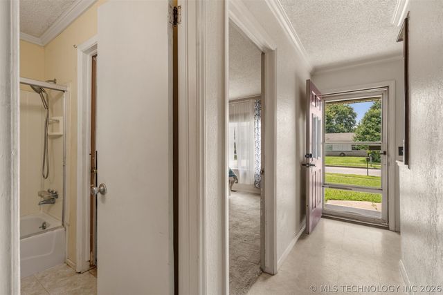 11411 E 37th Place, Tulsa, OK 74146