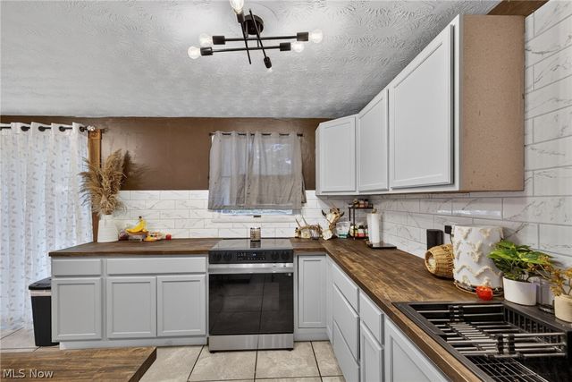 5124 Willow Crest Avenue, Austintown, OH 44515