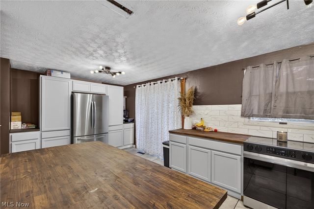 5124 Willow Crest Avenue, Austintown, OH 44515
